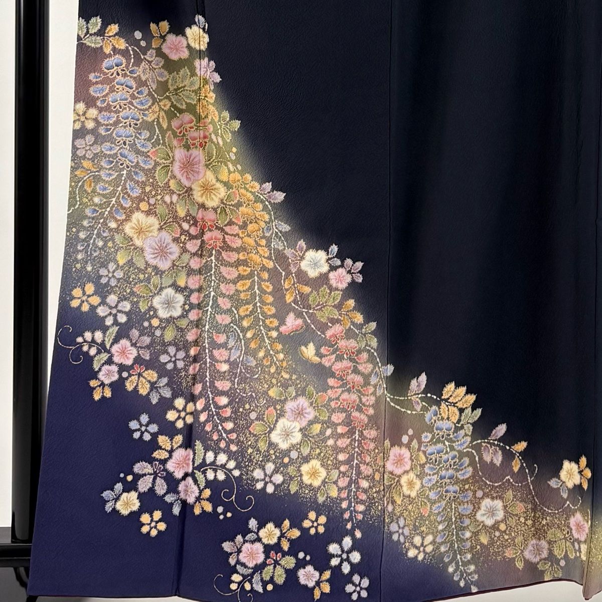 付下げ 身丈162.5 cm 裄丈66.5 M 袷 翠山工房 やまと 落款 草花 藤 金彩 絞り 濃紫 正絹