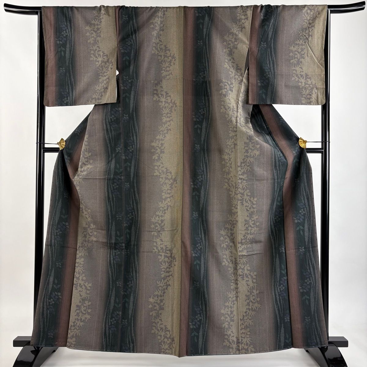 結城紬 身丈162 5 cm 裄丈67 M 袷 はたおり娘 やまと 証紙 草花 亀甲絣 灰紫 正絹