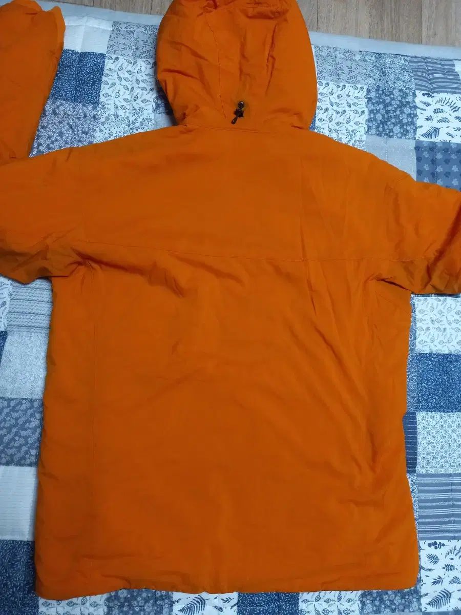  ARC TERYX アトム ar フーディ L 実用105 その他 アウター