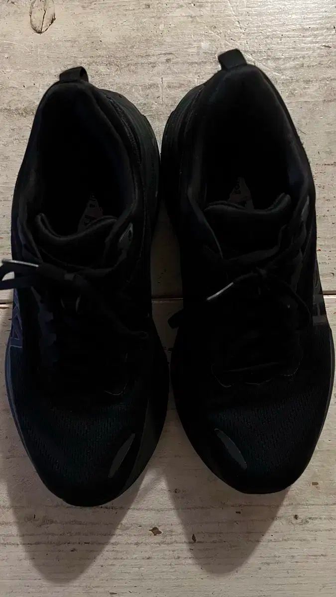 HOKA ONE ボンダイ 8