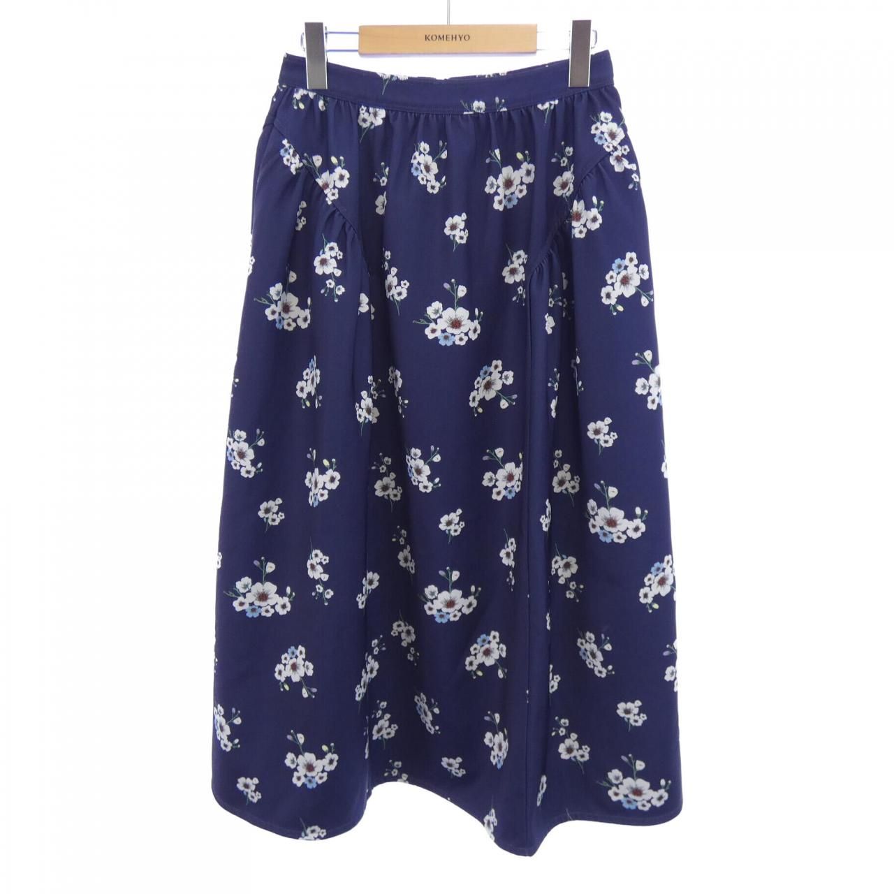 セルフポートレイト self-portrait スカート