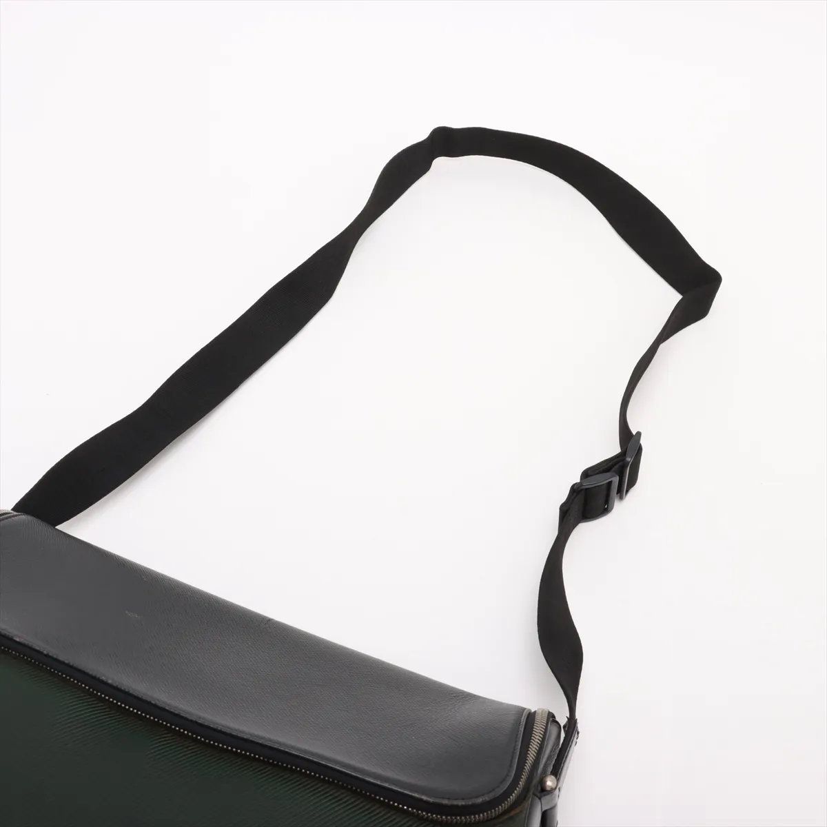 美品 ルイヴィトン タイガ タイミール M30862 レザー ショルダーバッグ