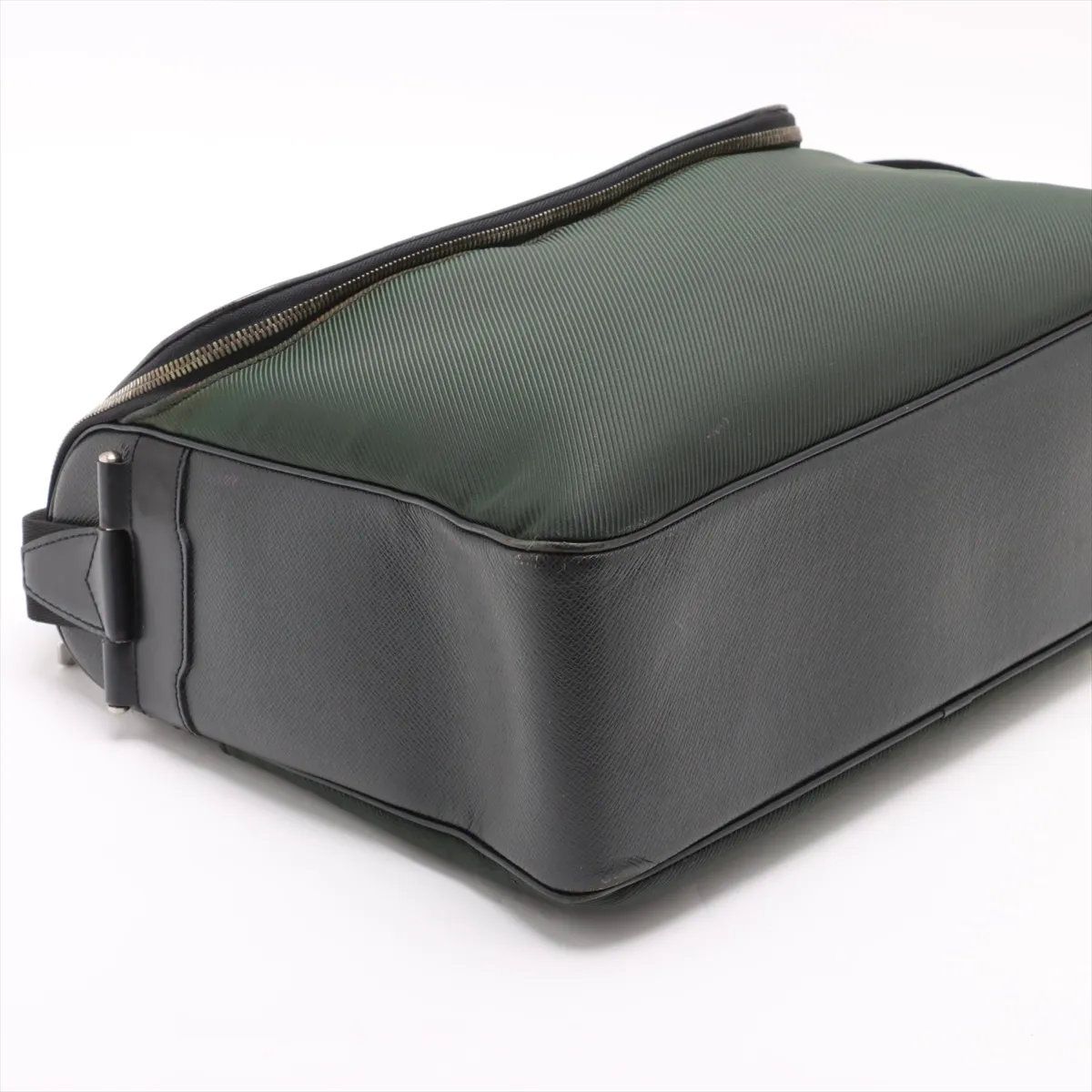 ルイヴィトン タイガ タイミール ショルダー メッセンジャー バッグ 黒. ルイヴィトン タイガ タイミール ショルダー メッセンジャー バッグ 黒