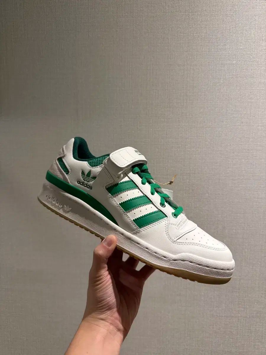 295 アディダス フォーラム ホワイトグリーン