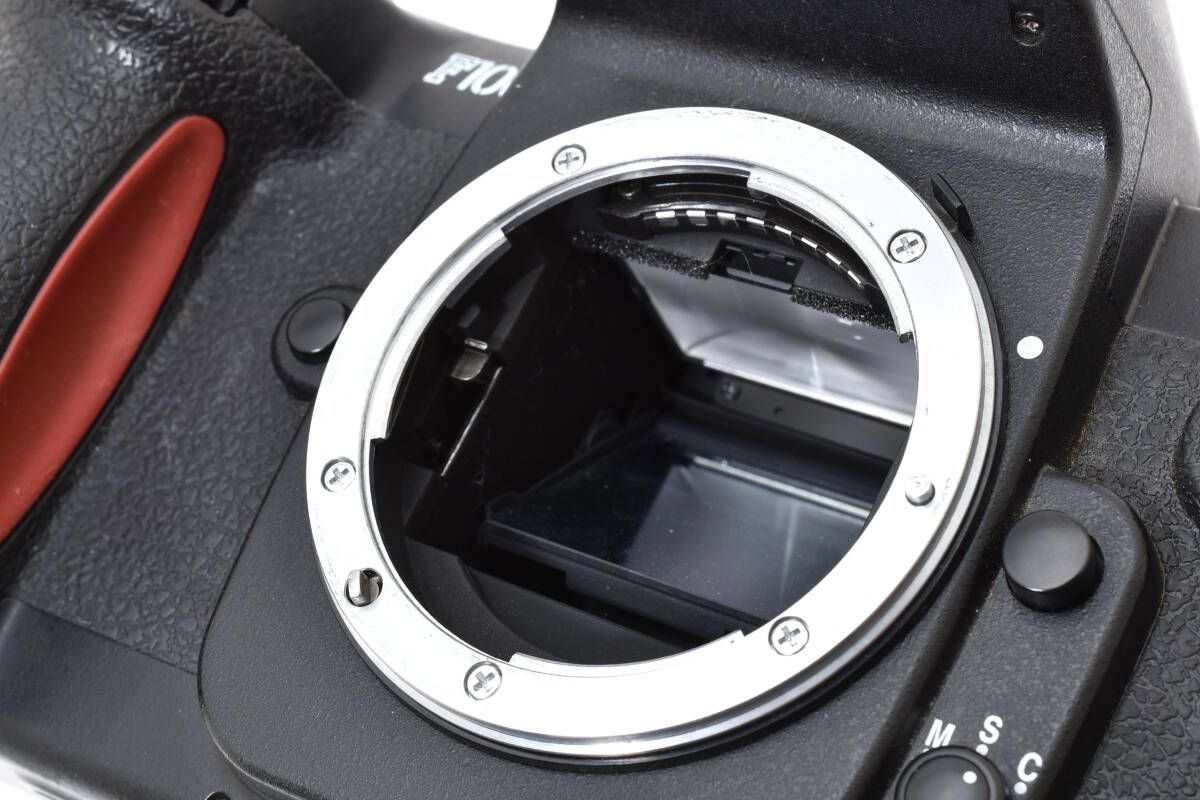 ■ 美品　Nikon F100　フィルム 一眼レフ ボディ ☆良品☆ ニコン Nikon F100 一眼レフフィルムカメラ ボディ ☆ L22