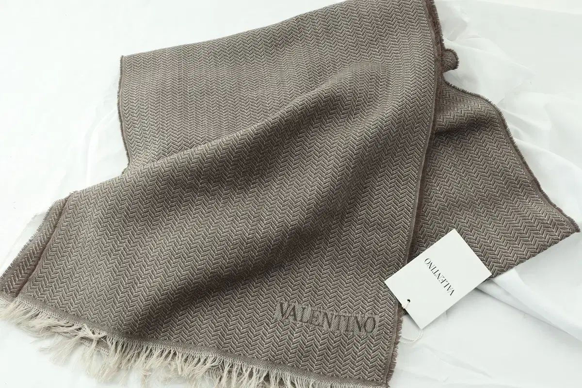 F Valentino マフラー ベージュ パータン -25 B 8