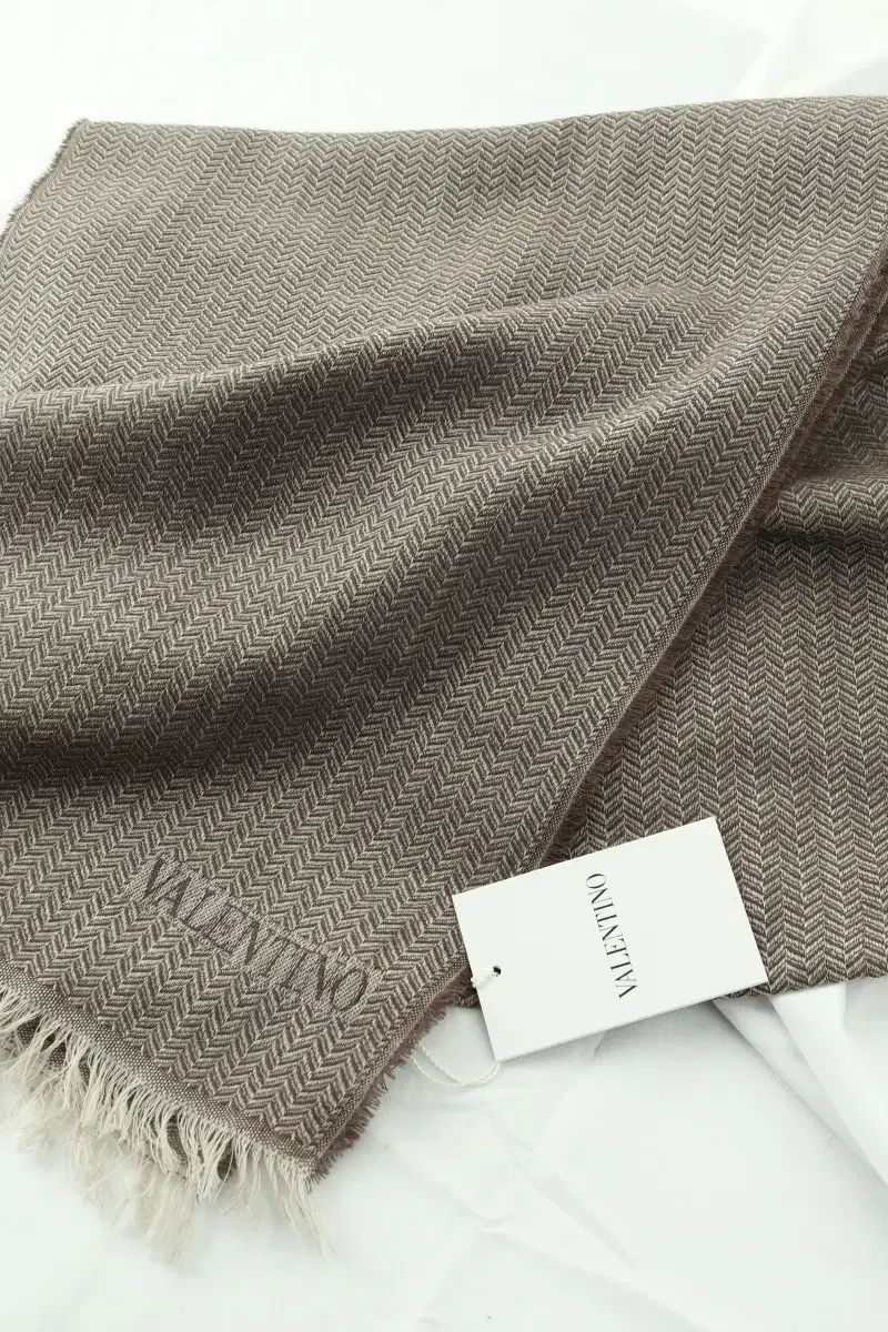 F Valentino マフラー ベージュ パータン 25 B 8