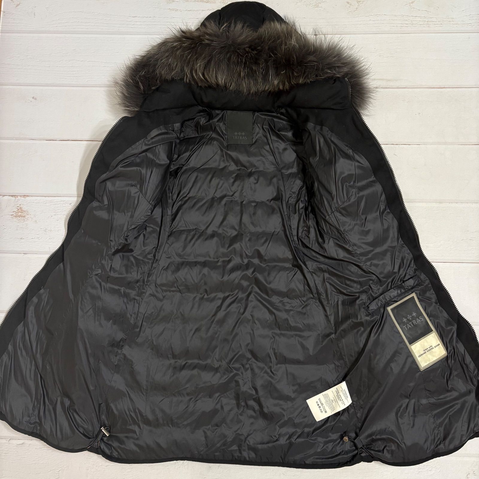 タトラス　LAVIANA　ダウンジャケット　L　3　黒　3way　ラクーンファー LAVIANA ラビアナ ダウンジャケット | タトラス公式オンラインストア