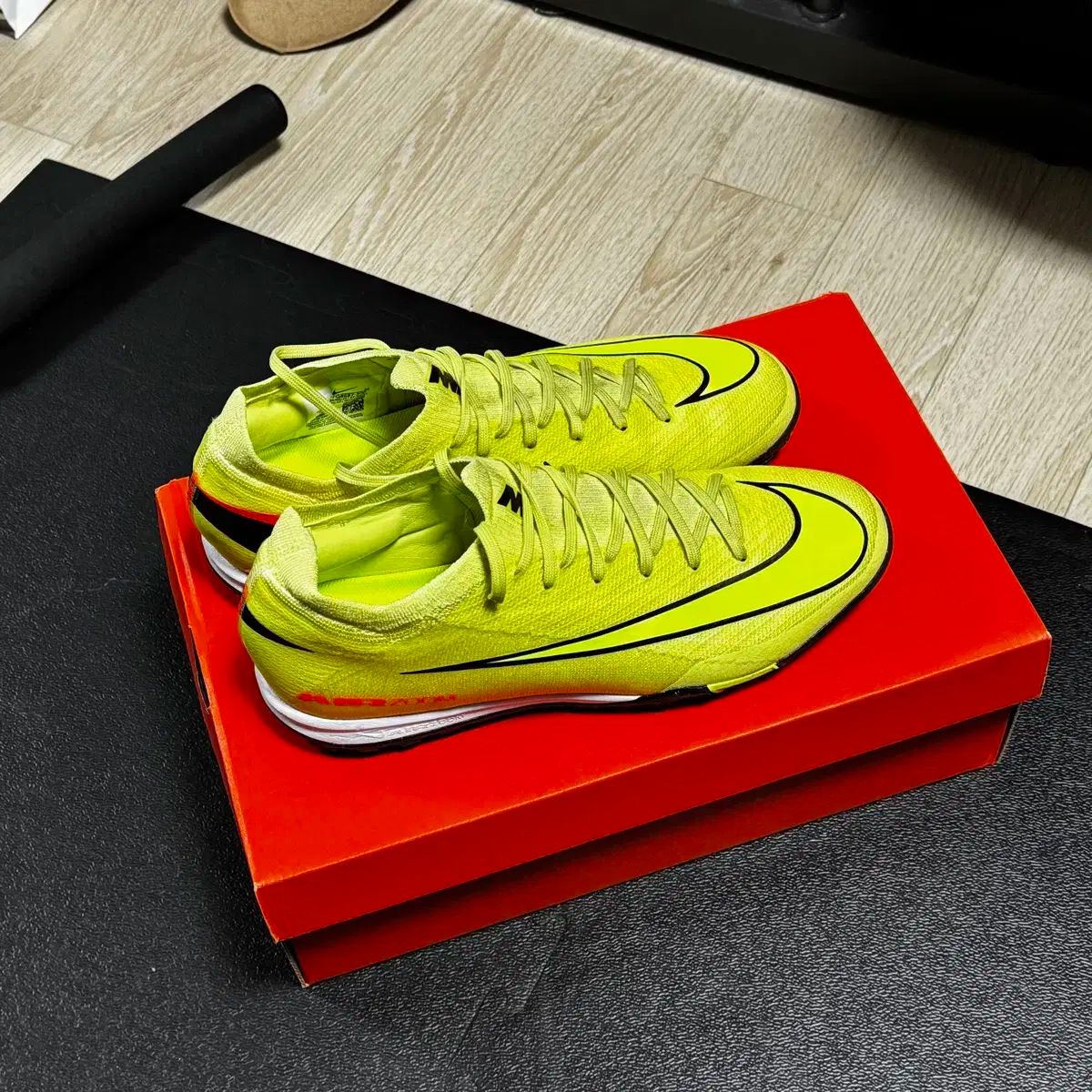 ナイキ マーキュリアル ヴェイパー 16プロ tf サッカーシューズ 255