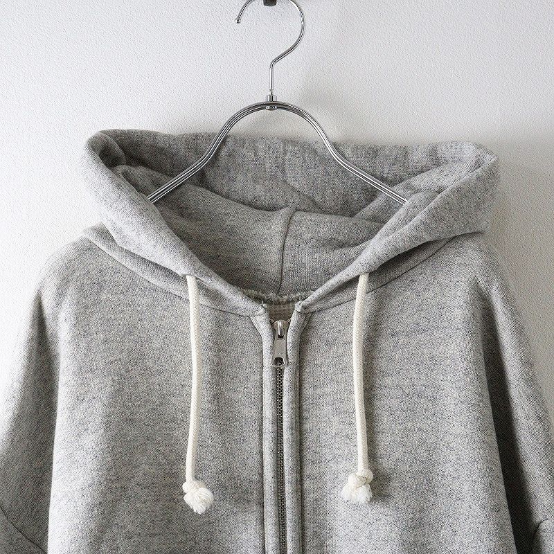 グレー スウェット