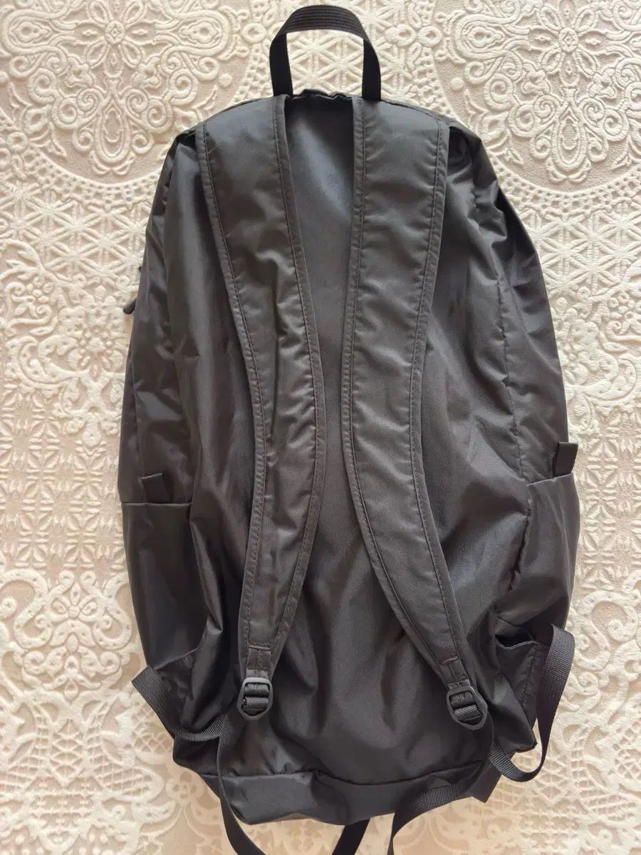 モンベル バックパック ブラック ポケッタブル デイパック 20 L