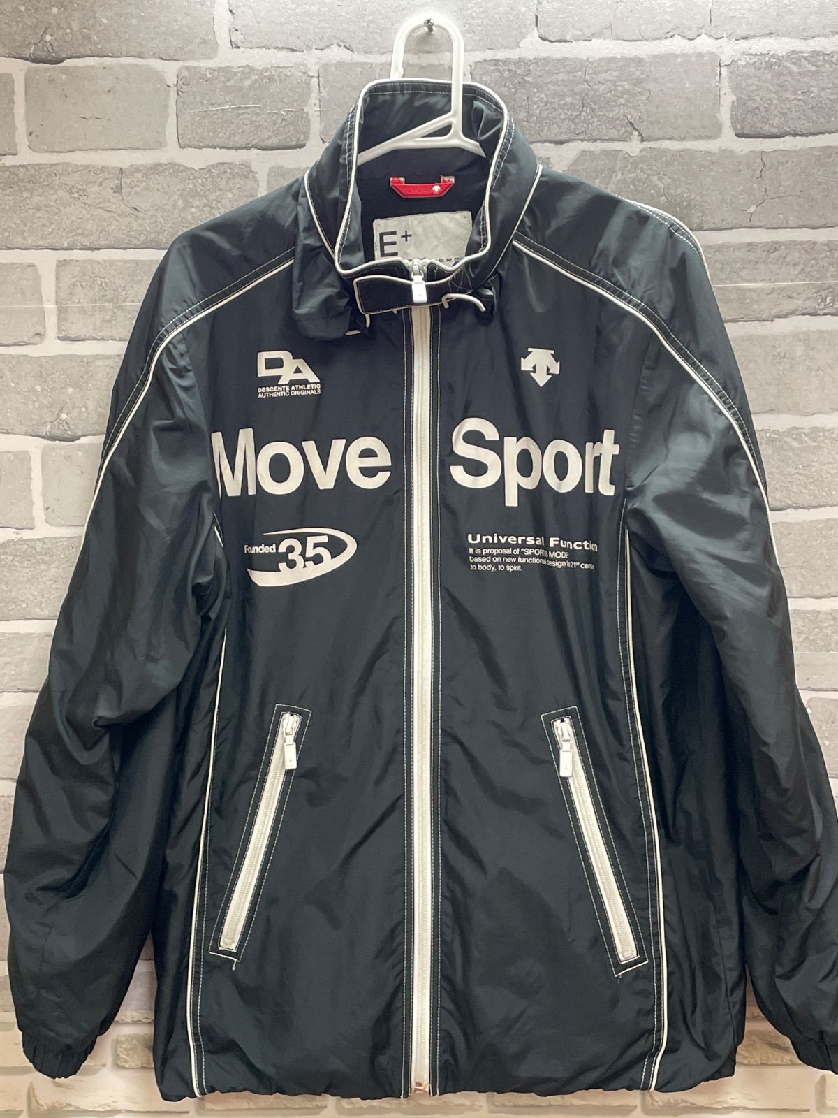 A【A21-21】◇ DESCENTE Move Sport Mサイズ ナイロンジャケット 黒色