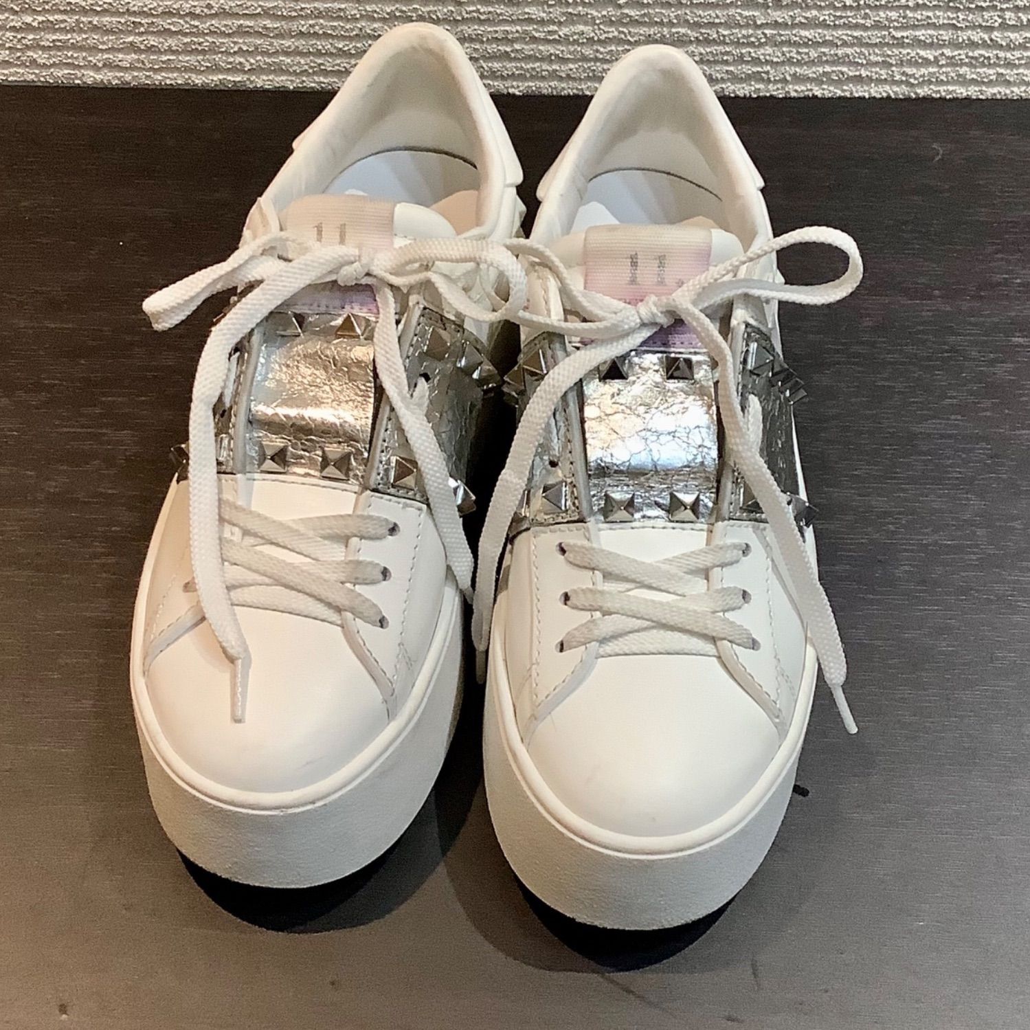 ヴァレンティノ VALENTINO ロックスタッズアンタイトルド スニーカー
