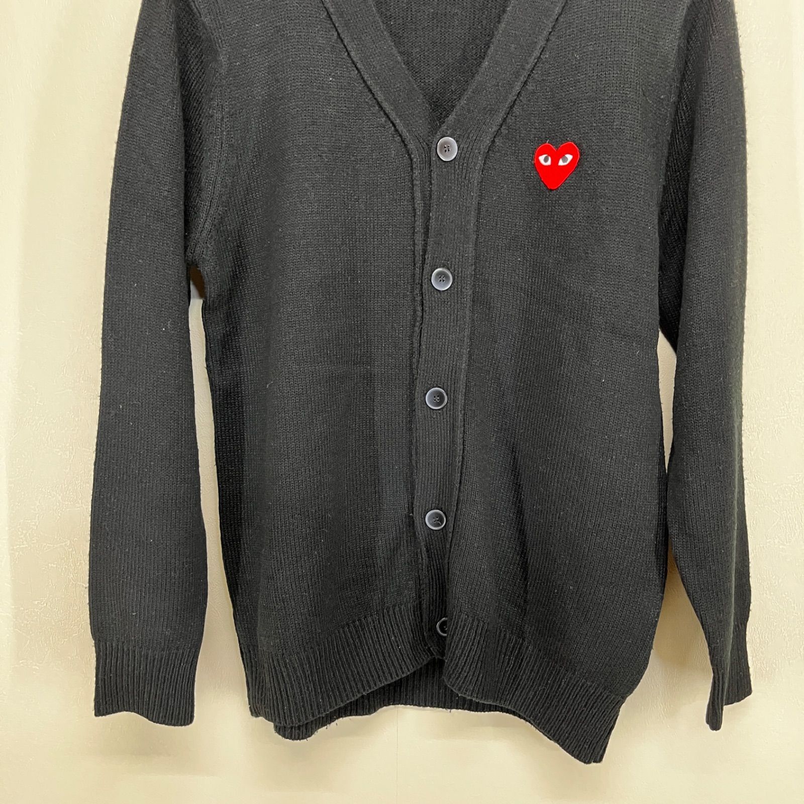 プレイコムデギャルソン 短丈ニットカーディガン ハートパッチ