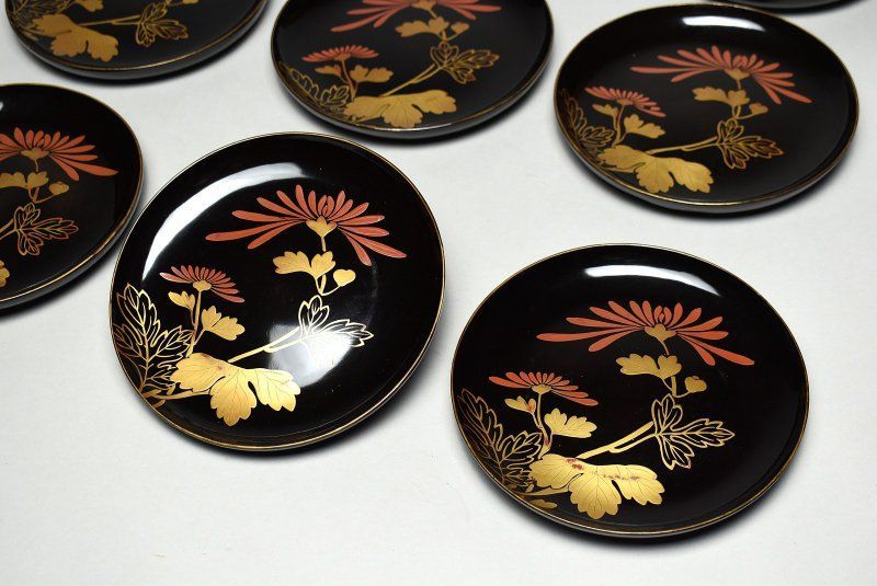 蔵A 5084 a 木製蒔絵花図 木皿 菓子皿 九枚
