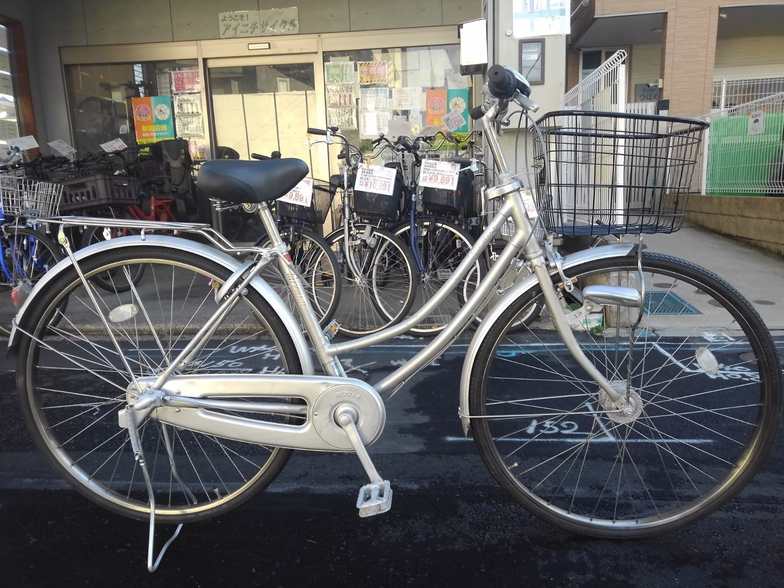 名古屋市昭和区 自転車３８５５ 前後タイヤ ミヤタ DRW 73 L 1 ２７インチ ３段ギヤ LEDオートライト ハンドルロック キッキーと音がならない後輪ローラーブレーキ