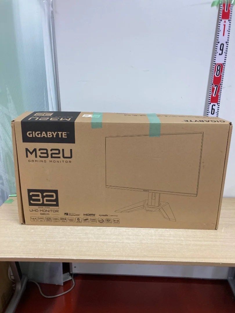 ギガバイト M 32 U 31.5型 4 K UHD ゲーミングモニター 144 Hz リフレッシュレート搭載 スピーカー内蔵 PC ゲーム用液晶