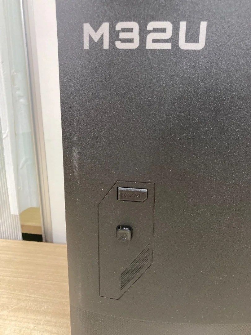 ギガバイト M 32 U 31.5型 4 K UHD ゲーミングモニター 144 Hz リフレッシュレート搭載 スピーカー内蔵 PC ゲーム用液晶