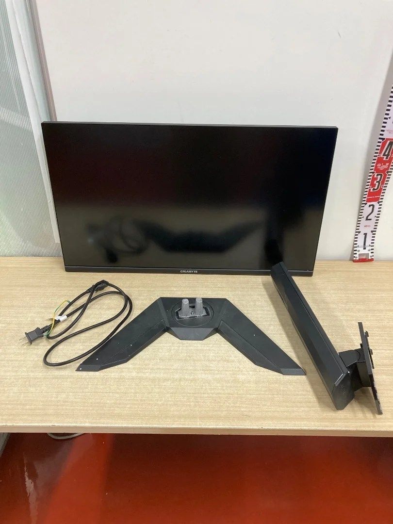 ギガバイト M 32 U 31 5型 4 K UHD ゲーミングモニター 144 Hz リフレッシュレート搭載 スピーカー内蔵 PC ゲーム用液晶