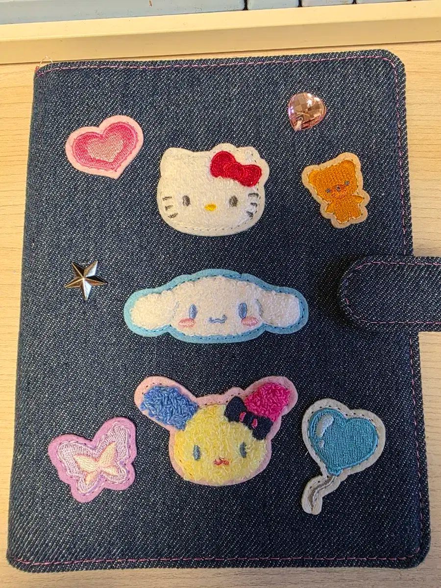 【激レア】美品＊ハローキティ＊デニム＊バインダー＊手帳 激レア】美品＊ハローキティ＊デニム＊バインダー＊手帳