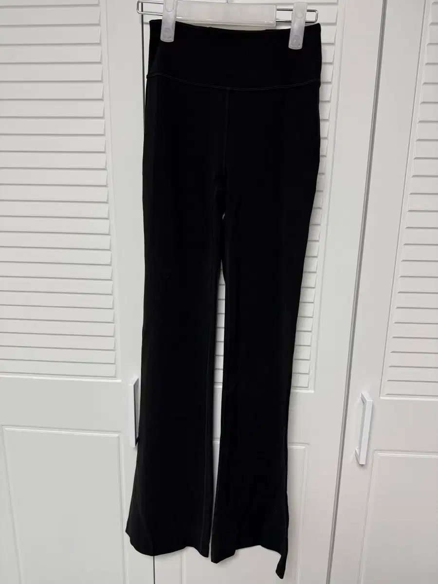 ルルレモン ブーツカット レギンス