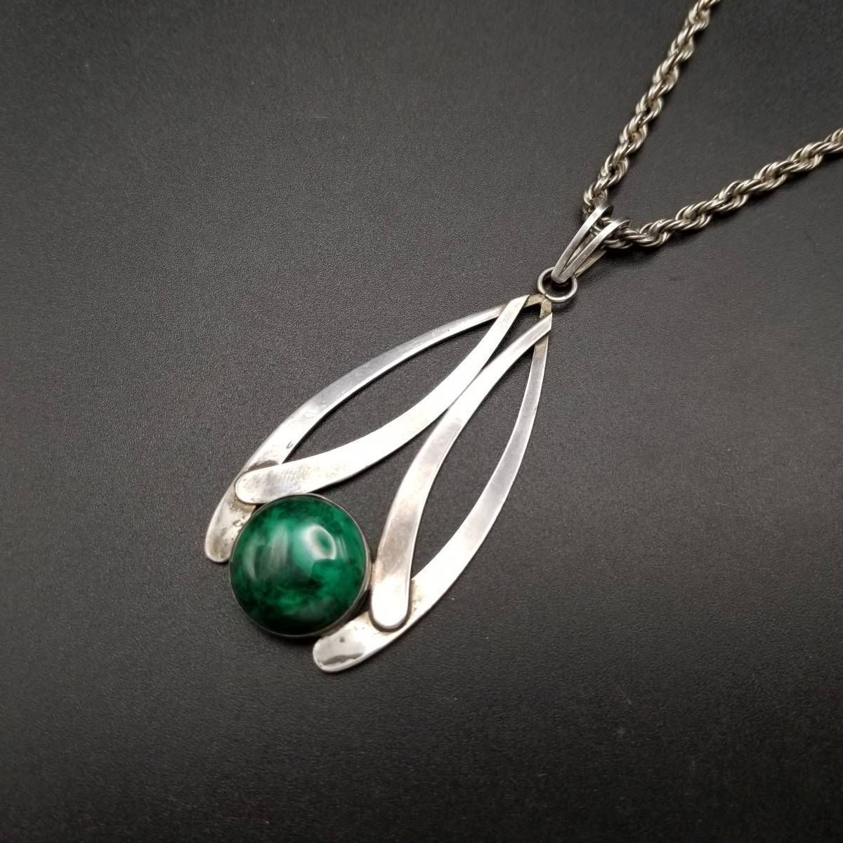 イスラエル メキシコ 925 シルバー マラカイト アールデコ ヴィンテージ ペンダント ロングネックレス 銀細工 37 g ISRAEL MEXICO 8 Y O