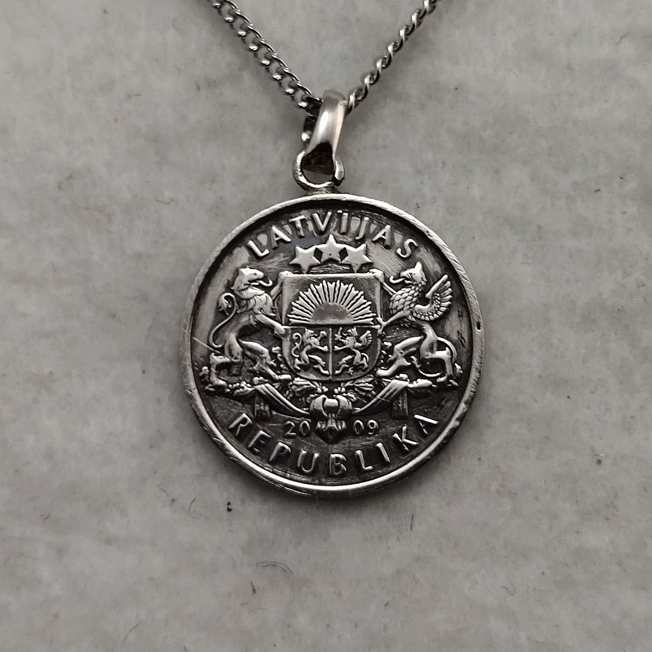 クリスマスツリー ラトビアのコインネックレス 着けっ放しOK