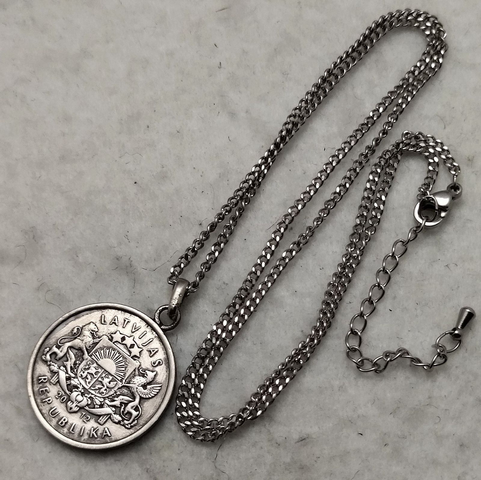 クリスマスツリー ラトビアのコインネックレス 着けっ放しOK