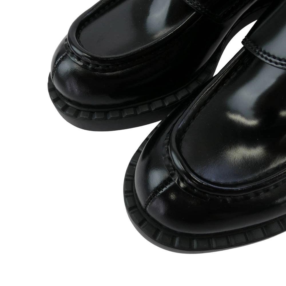 PRADA プラダ 8830 ブレッシュドレザー 三角プレート チョコレート