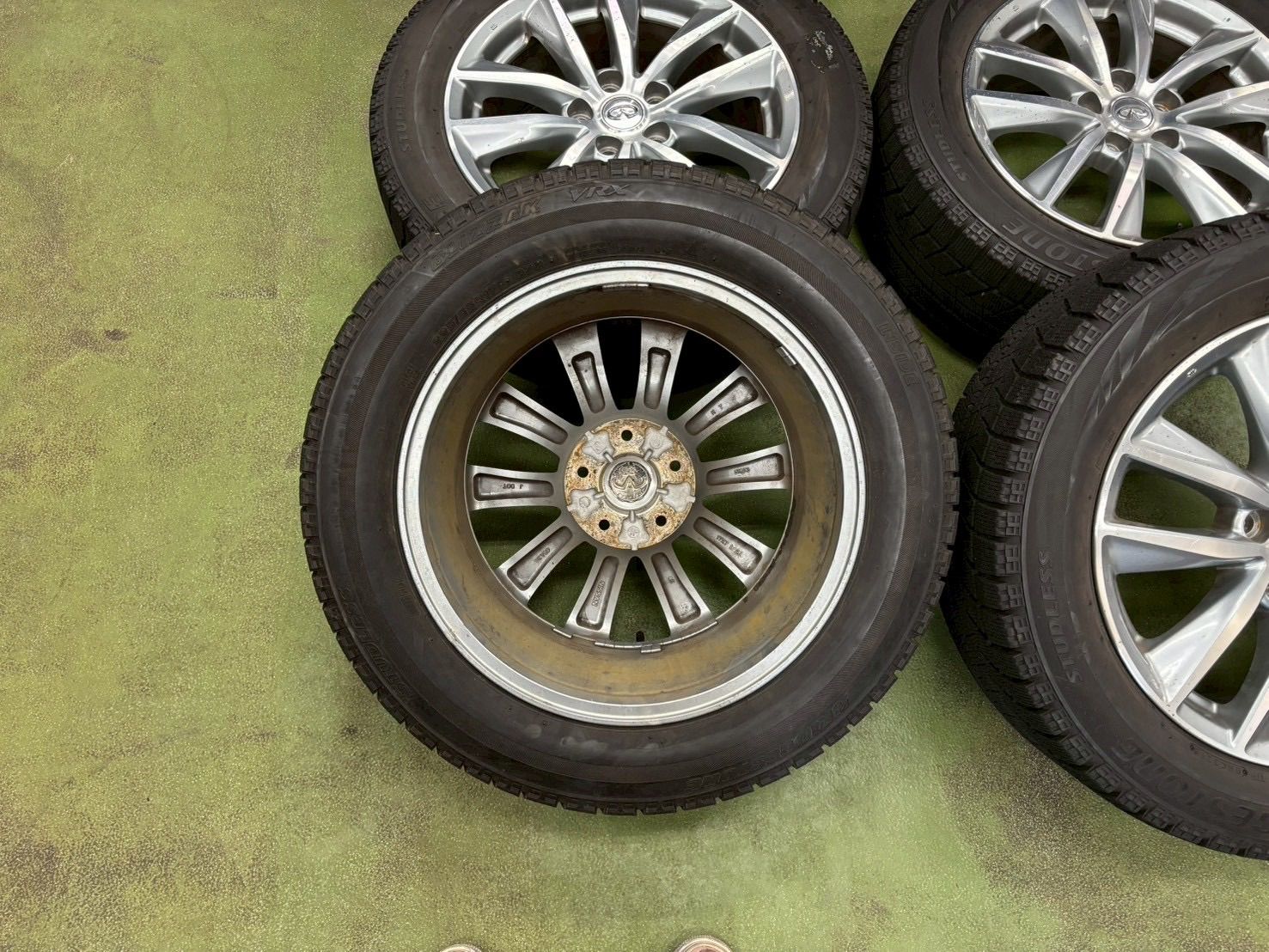 256-7-1 V37 スカイライン純正 ホイール タイヤセット スタッドレス