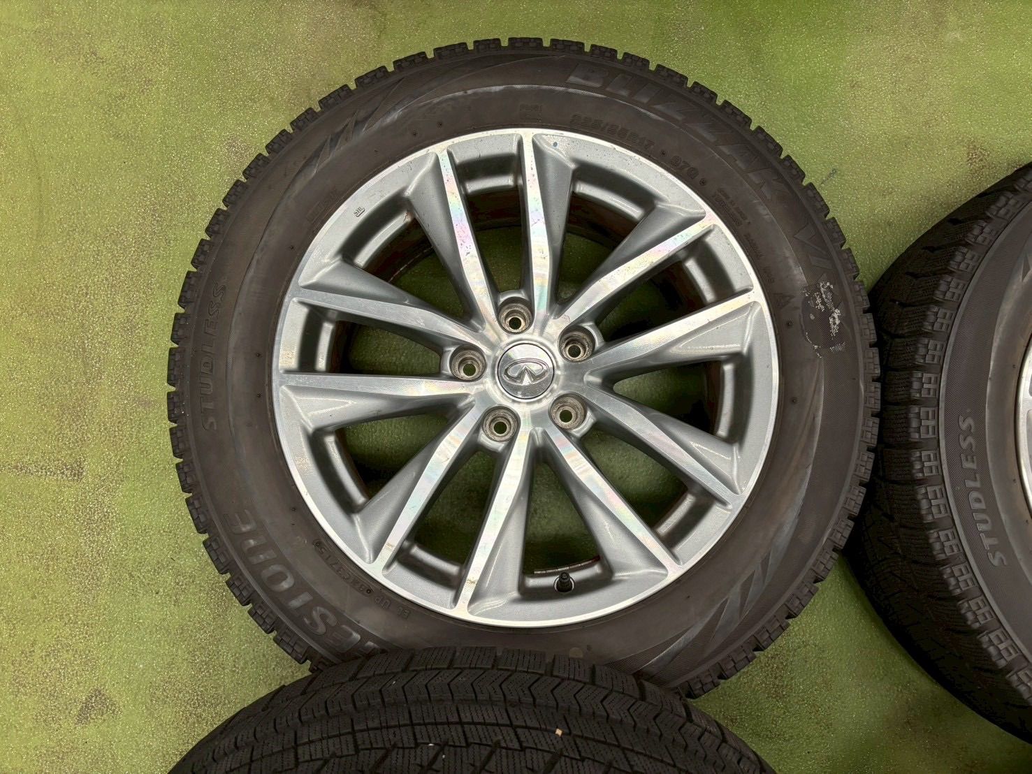 256-7-1 V37 スカイライン純正 ホイール タイヤセット スタッドレス