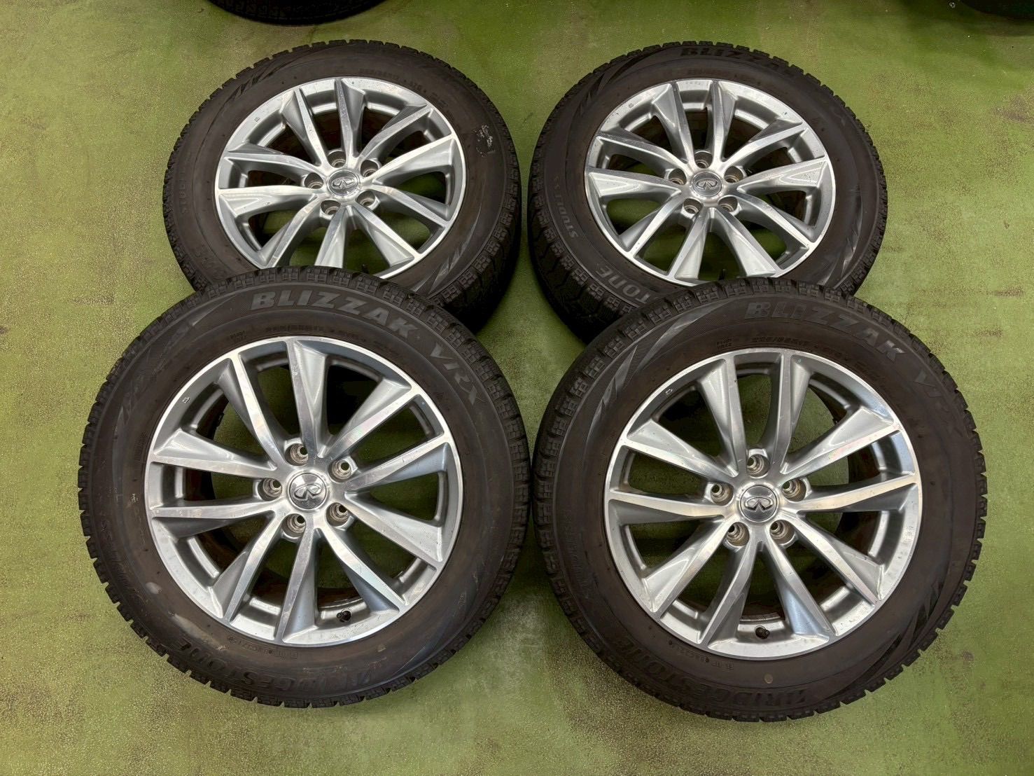 256-7-1 V37 スカイライン純正 ホイール タイヤセット スタッドレス