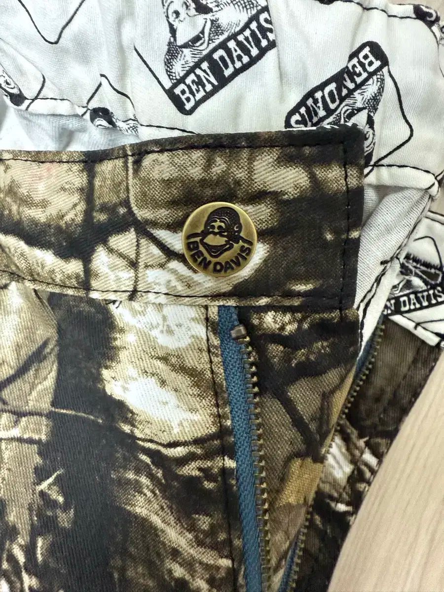 カモフラージュ ズボン