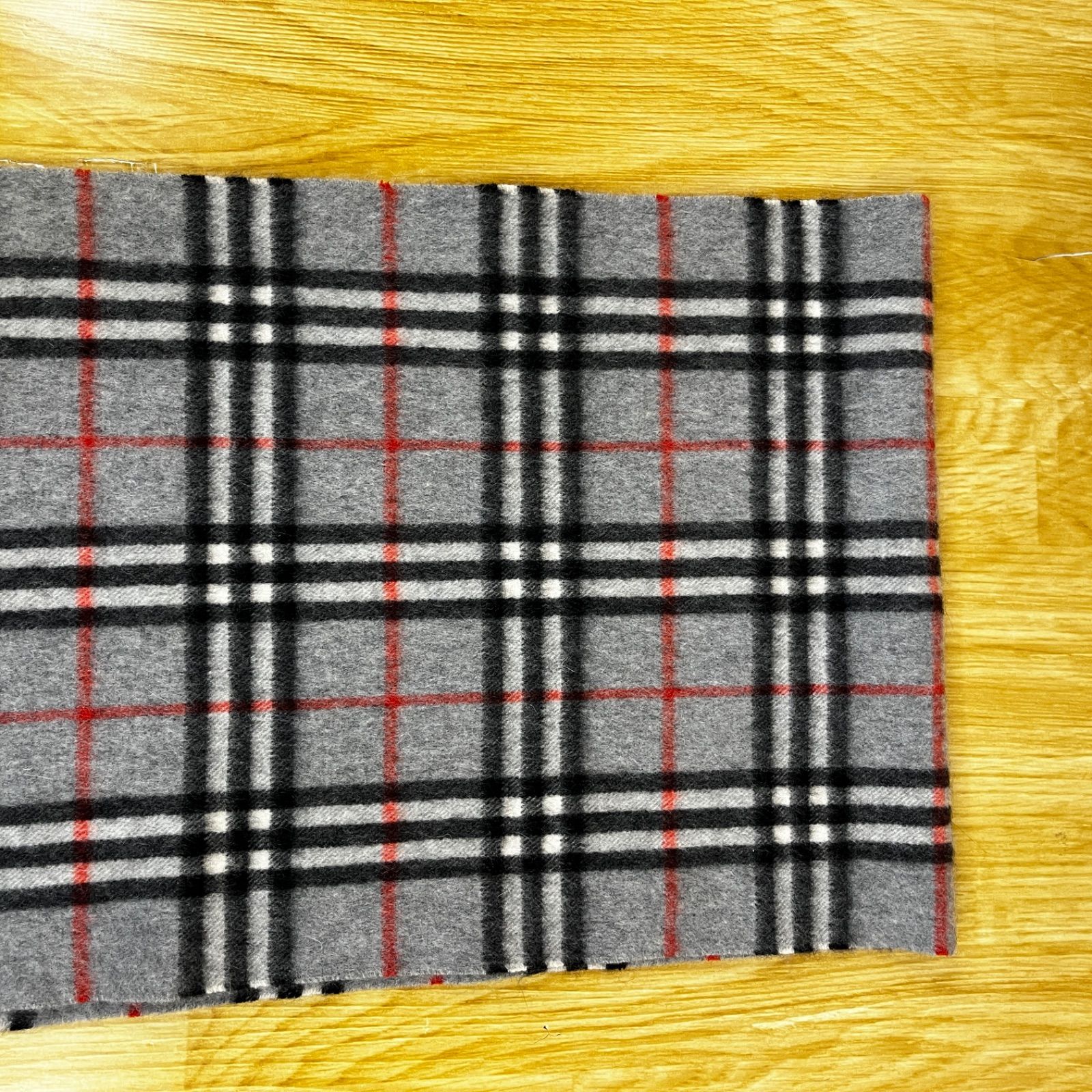 バーバリー カシミヤノバチェックマフラー (グレー/136cm) - メルカリ