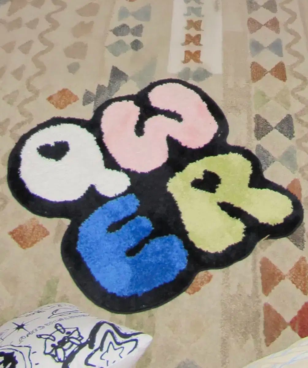 QWER アメス ポップアップ ラグ