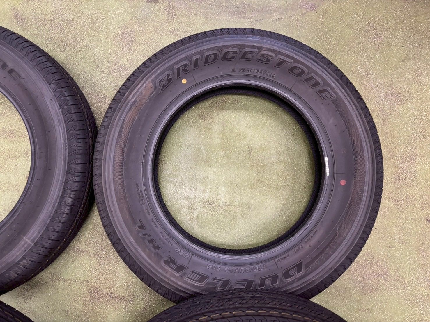 ジムニー新車外し 175/80R16 ブリヂストンデューラー852 2024年製 258-158-1 新車外し ジムニー 175/80R16 ブリヂストン BRIDGESTONE