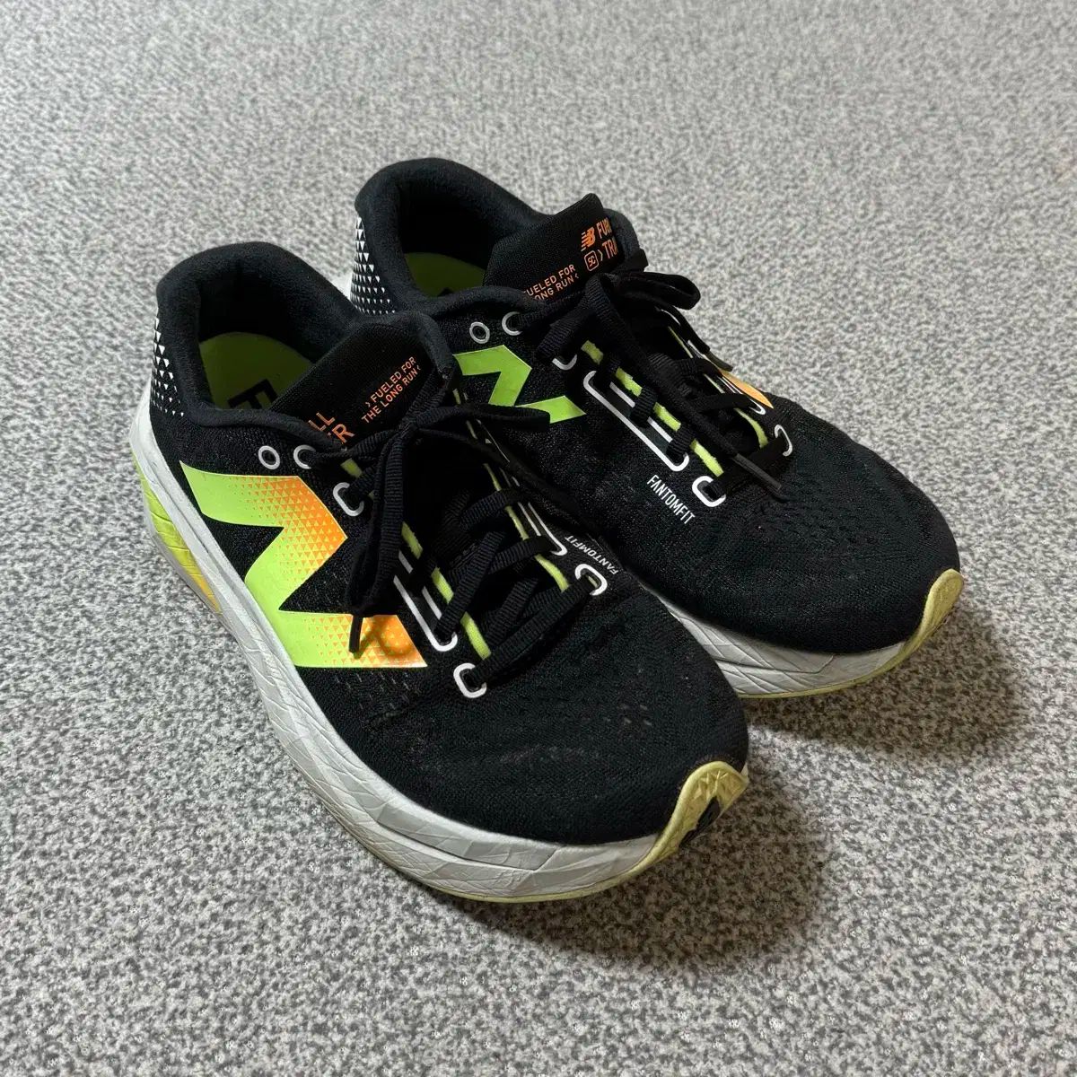 26万円 ニューバランス フューエルセル SUPER コンプ トレーナー 260