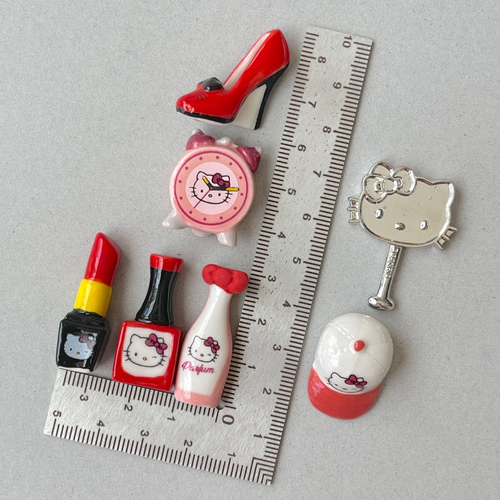 フェーヴ ハローキティのファッション 7個 2021年 フランス フェーブ