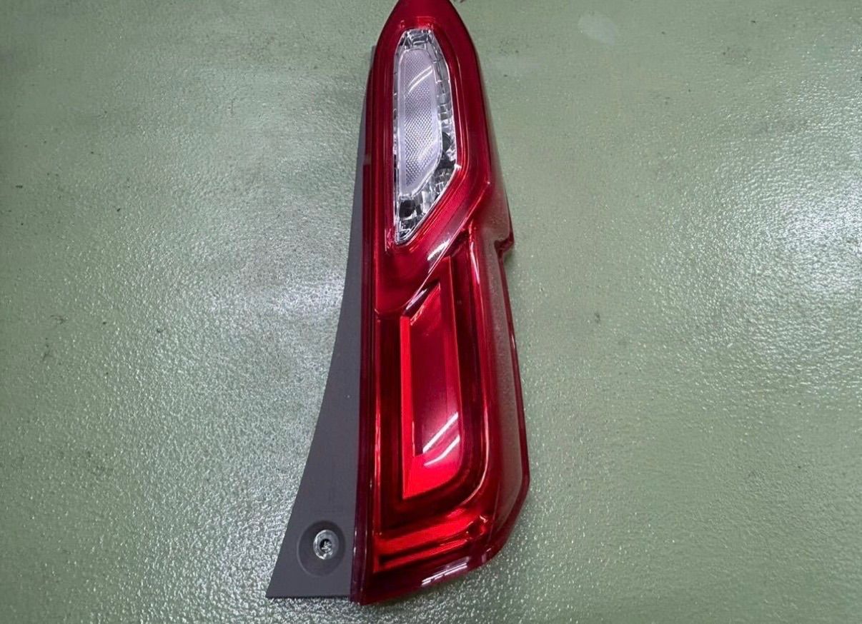 JF3 N-BOX 右純正LEDテールレンズ JF3 N-BOX 右純正LEDテールレンズ JF3 N-BOX 右純正LEDテールレンズ