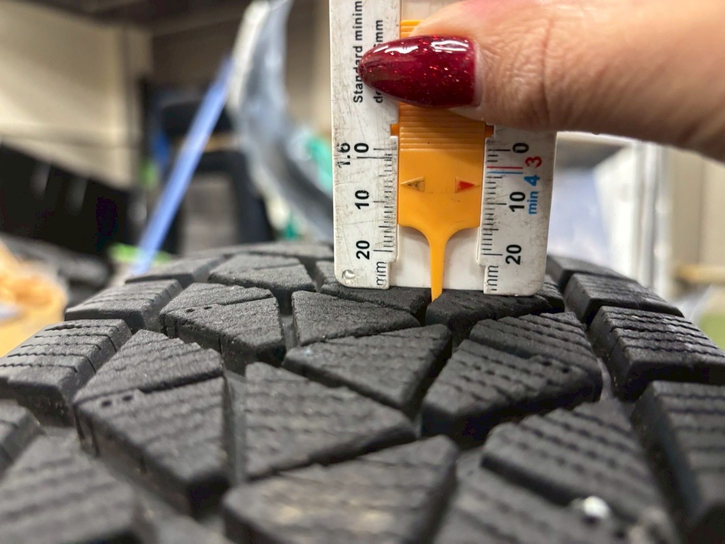 257-216-07 バリ溝 美品 ジムニー スタッドレス タイヤホイール 4本