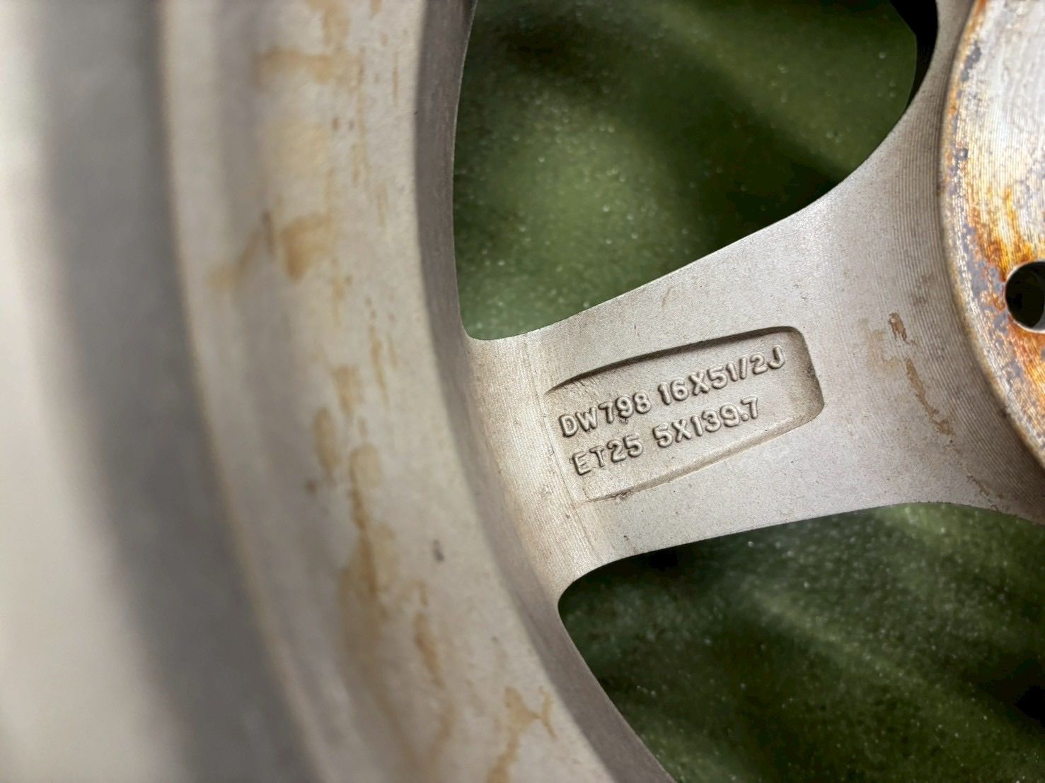  257 216 07 バリ溝 ジムニー スタッドレス タイヤホイール 4本セット ブリザック 175 80 R 16 16インチ タイヤ ホイールセット