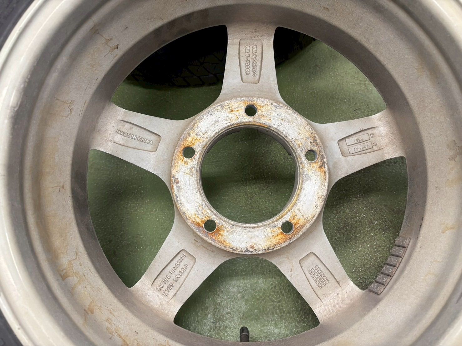 257-216-07 バリ溝 美品 ジムニー スタッドレス タイヤホイール 4本