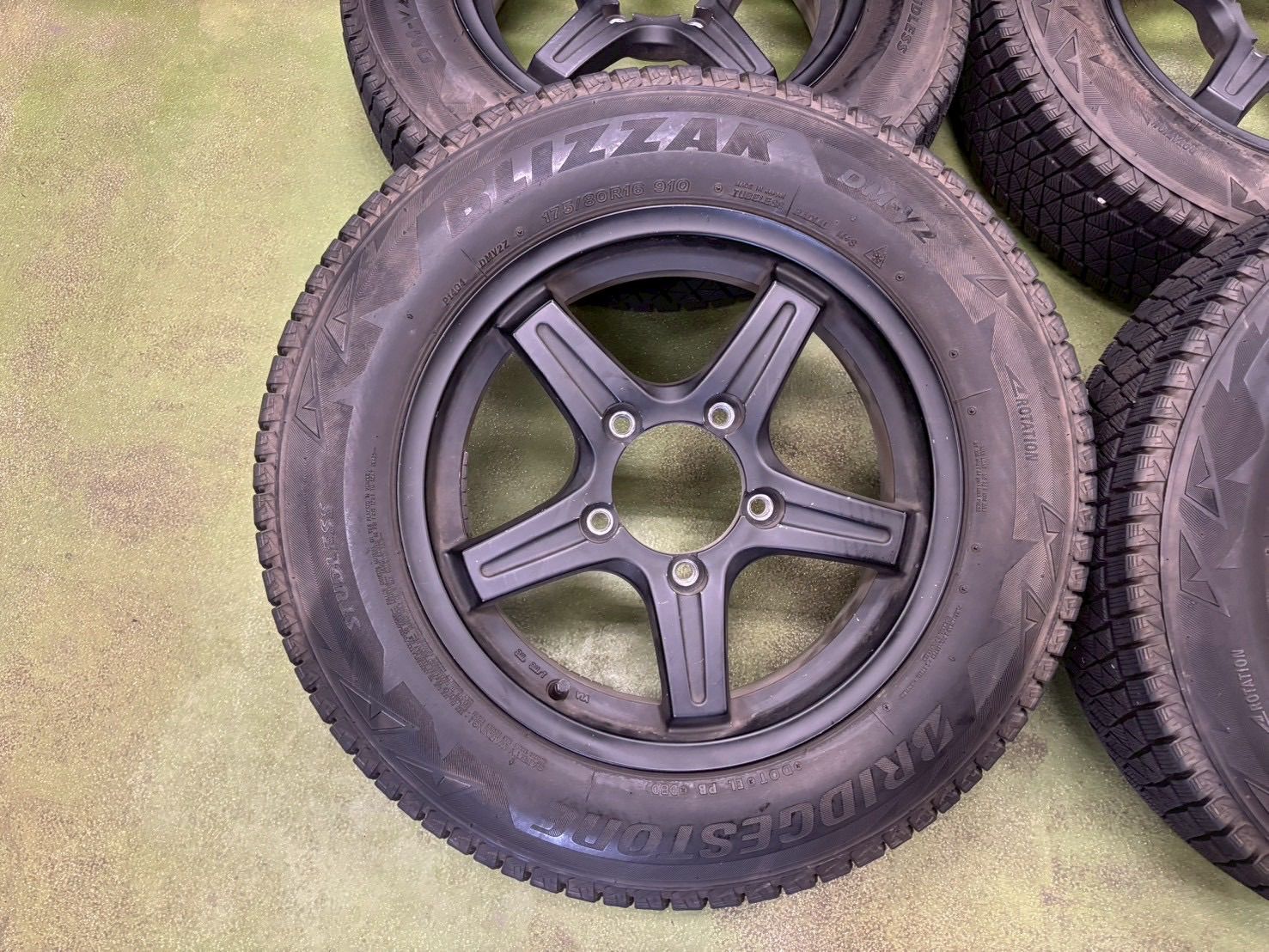 257 216 07 バリ溝 ジムニー スタッドレス タイヤホイール 4本セット ブリザック 175 80 R 16