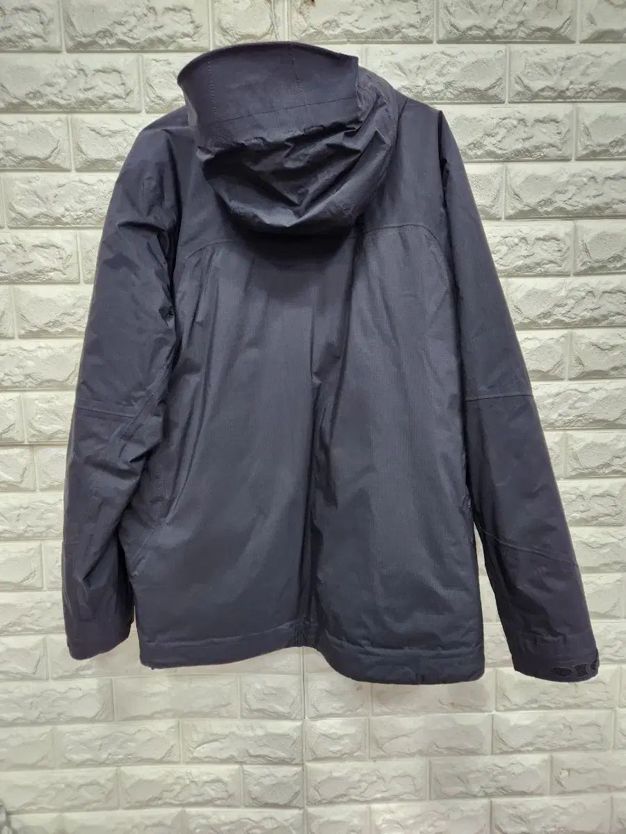 マウンテンハードウェア ブラック フード ジップアップダウン 100- k 80