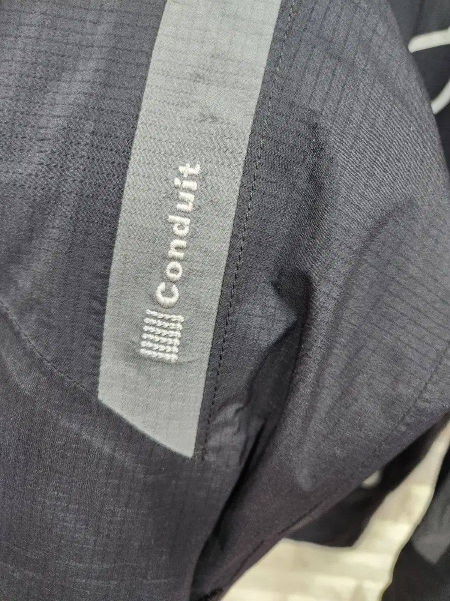 マウンテンハードウェア ブラック