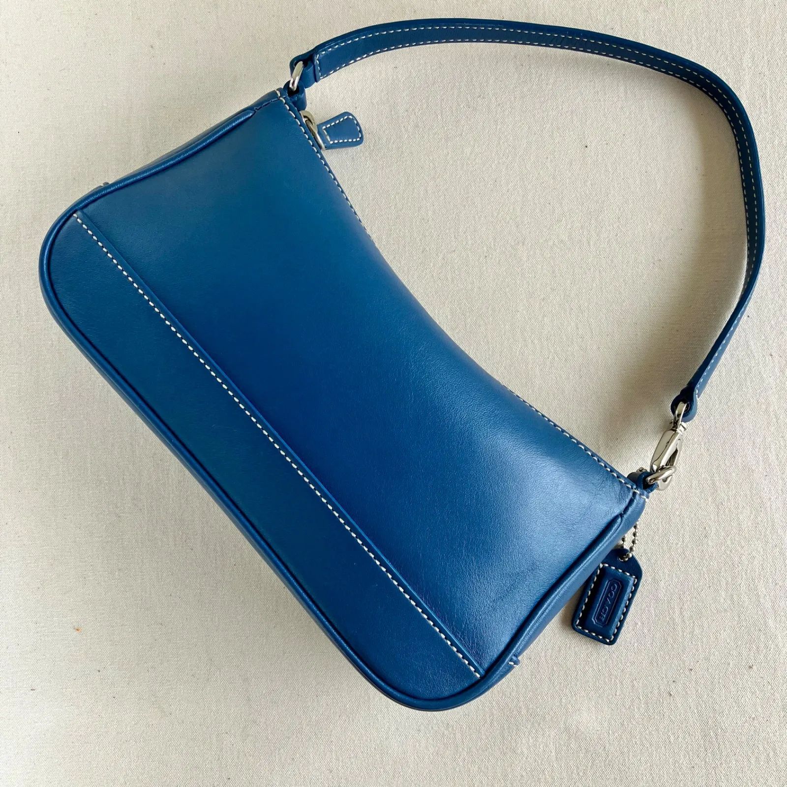 Vintage y2k Coach Hamptons Demi Baguette Shoulder Bag Blue Leather 