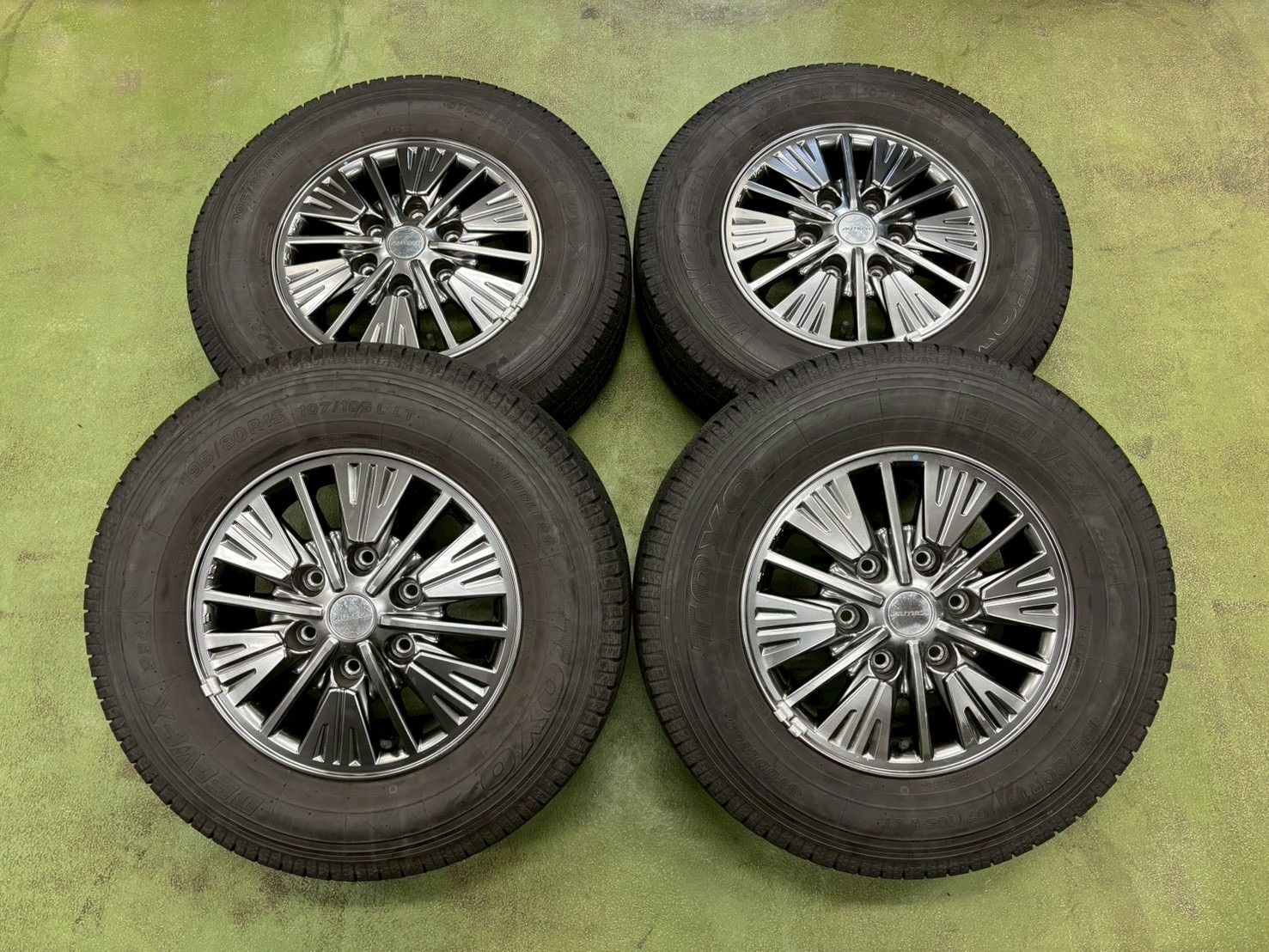 258 62 2 ニッサン NV 350 オーテック ライダー スタッドレス 195 80 R 15 トーヨータイヤ 15インチ 5 J 139 7 6 H 45 ホイール 戻し