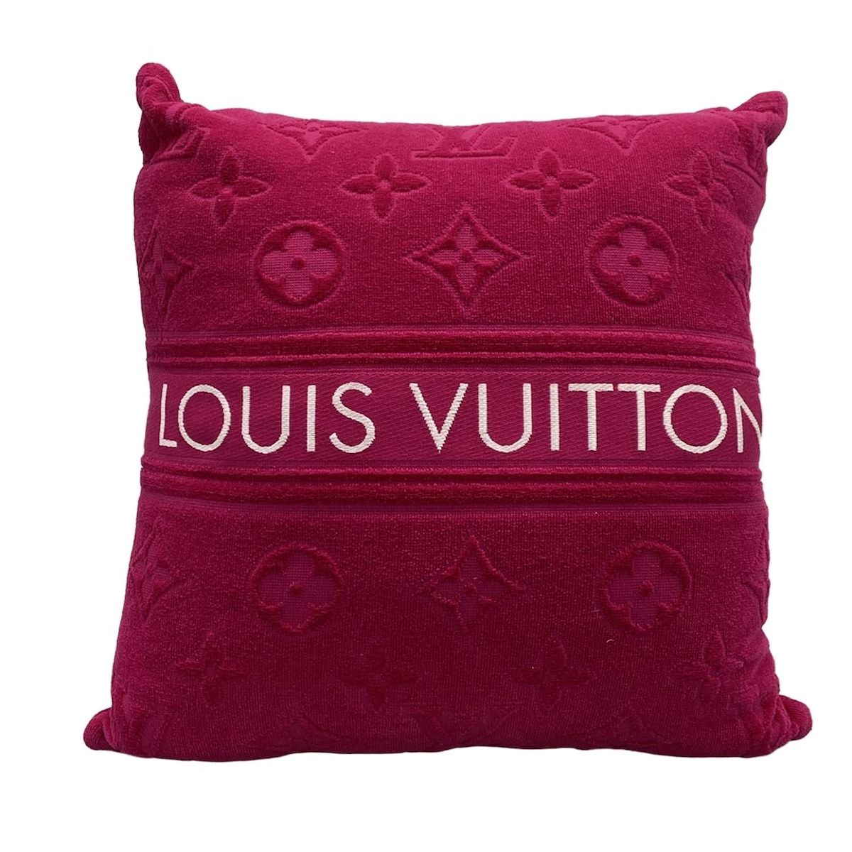 LOUIS VUITTON ルイヴィトン 小物 クッサンLVバケーション クッション M 77525 ピンク コットン