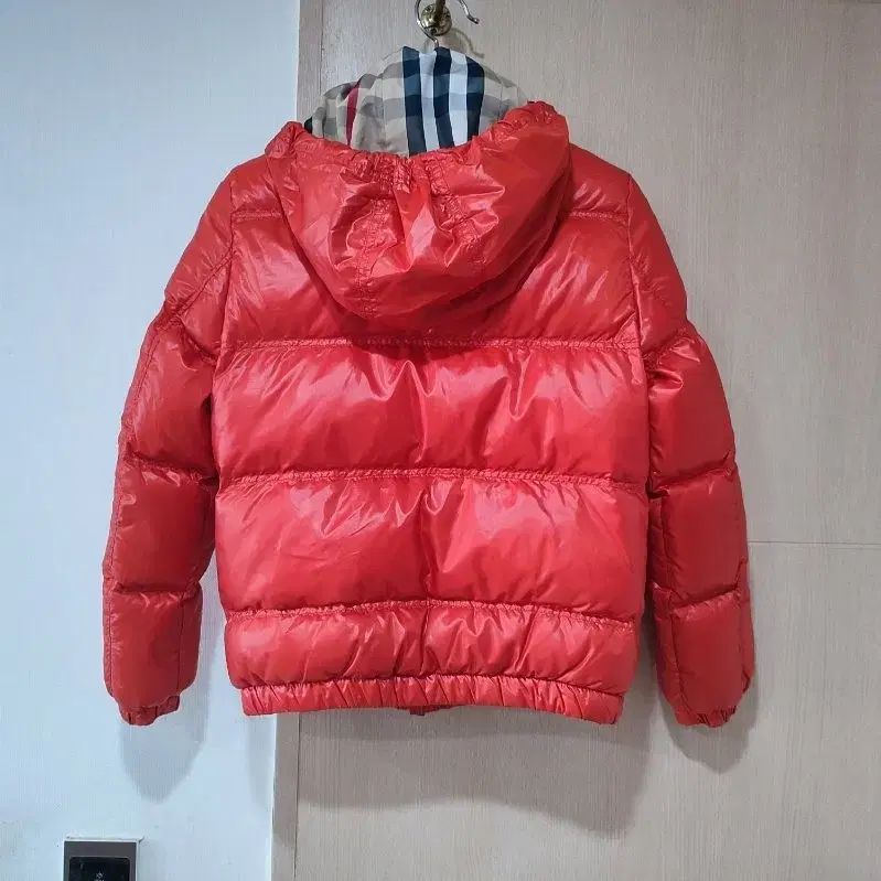  バーバリー キッズ レッド パファー ダウンパディング 9〜11歳 その他 ジャケット ブルゾン