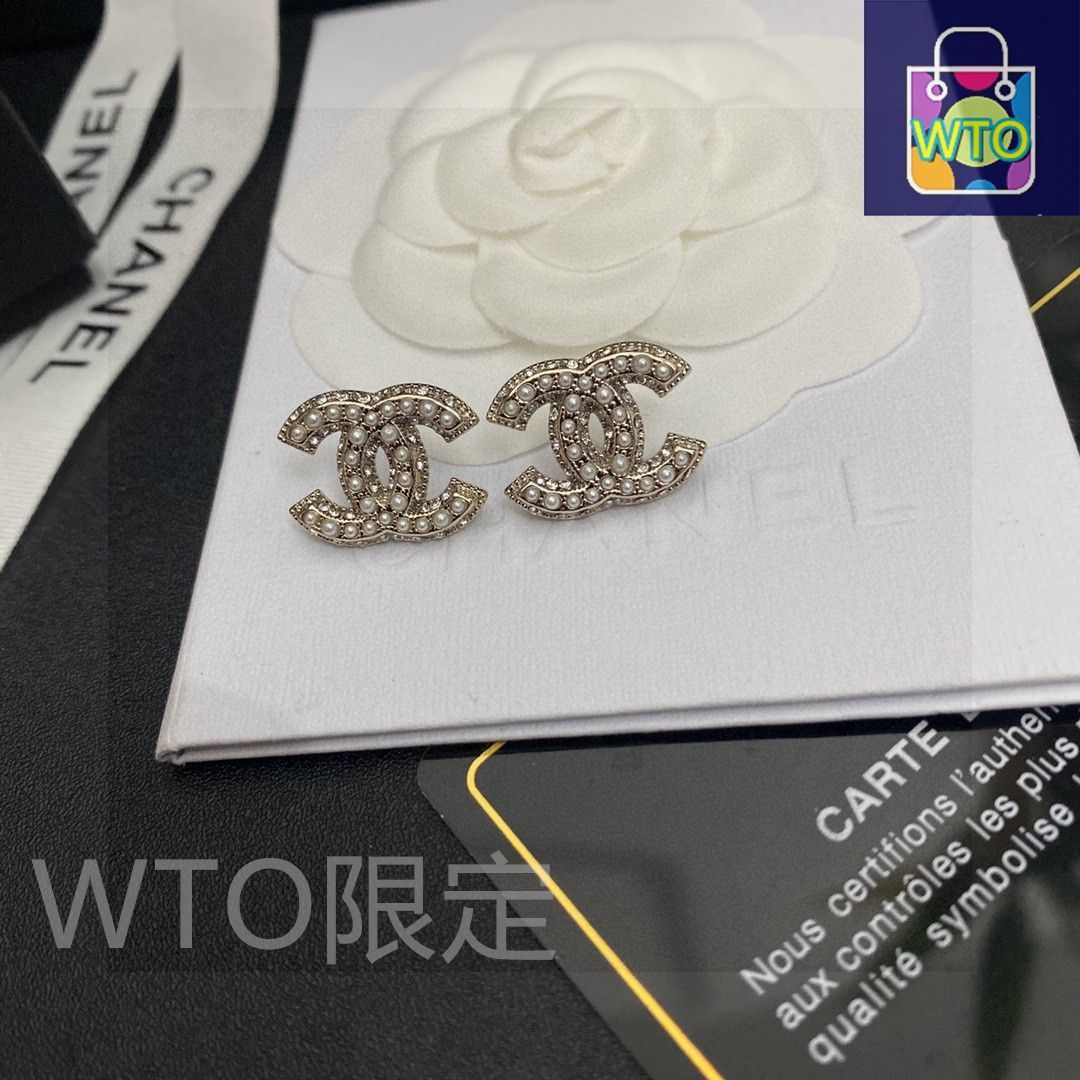 今日特価】Chanel ヴィンテージ ダブル C ピアス 送料無料 限定価格